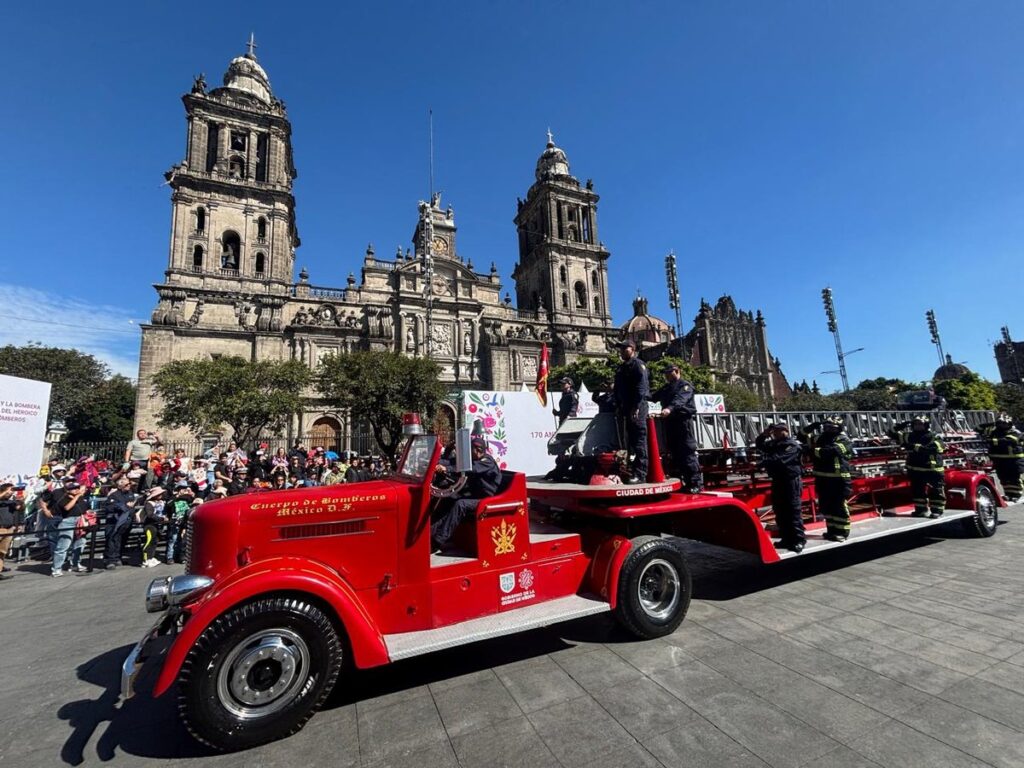 Celebración de 170 años del Heroico Cuerpo de Bomberos de la CDMX con desfile