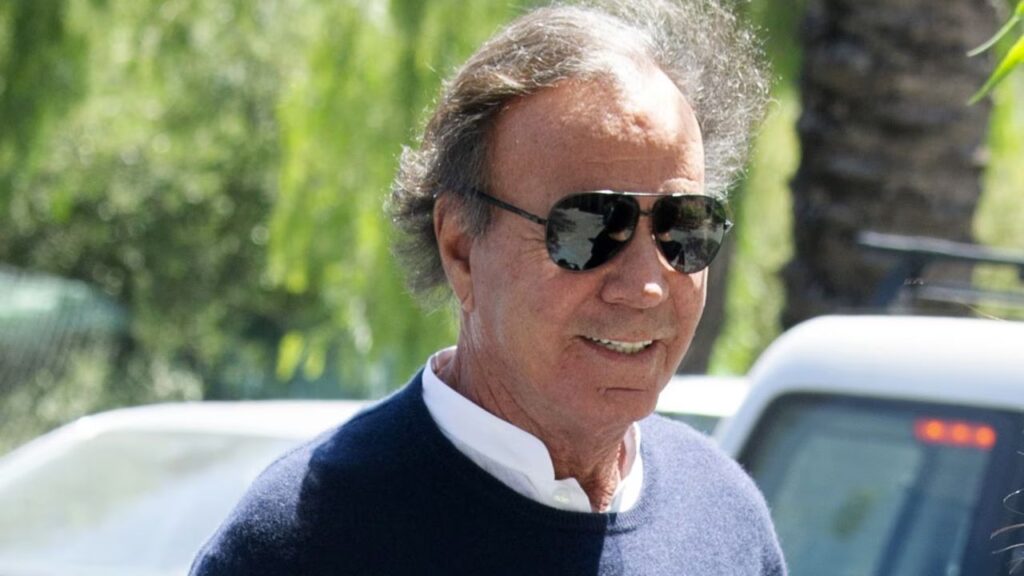 Fiscalía cierra caso contra Julio Iglesias por falta de competencia