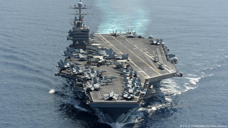 Portaviones estadounidense ancla en Medio Oriente