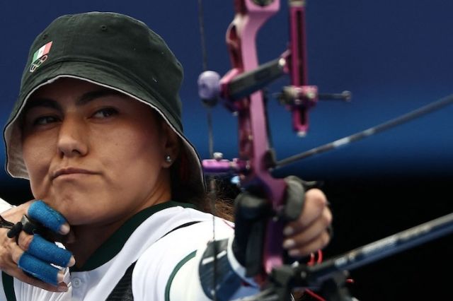 Alejandra Valencia pide apoyo para atletas y destaca a sus maestros