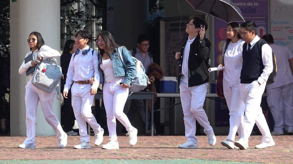 Estudian nuevas opciones híbridas para estudiar Medicina o Enfermería en Puebla