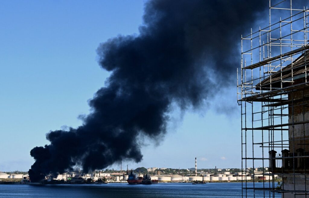 Incendio en la Refinería de La Habana