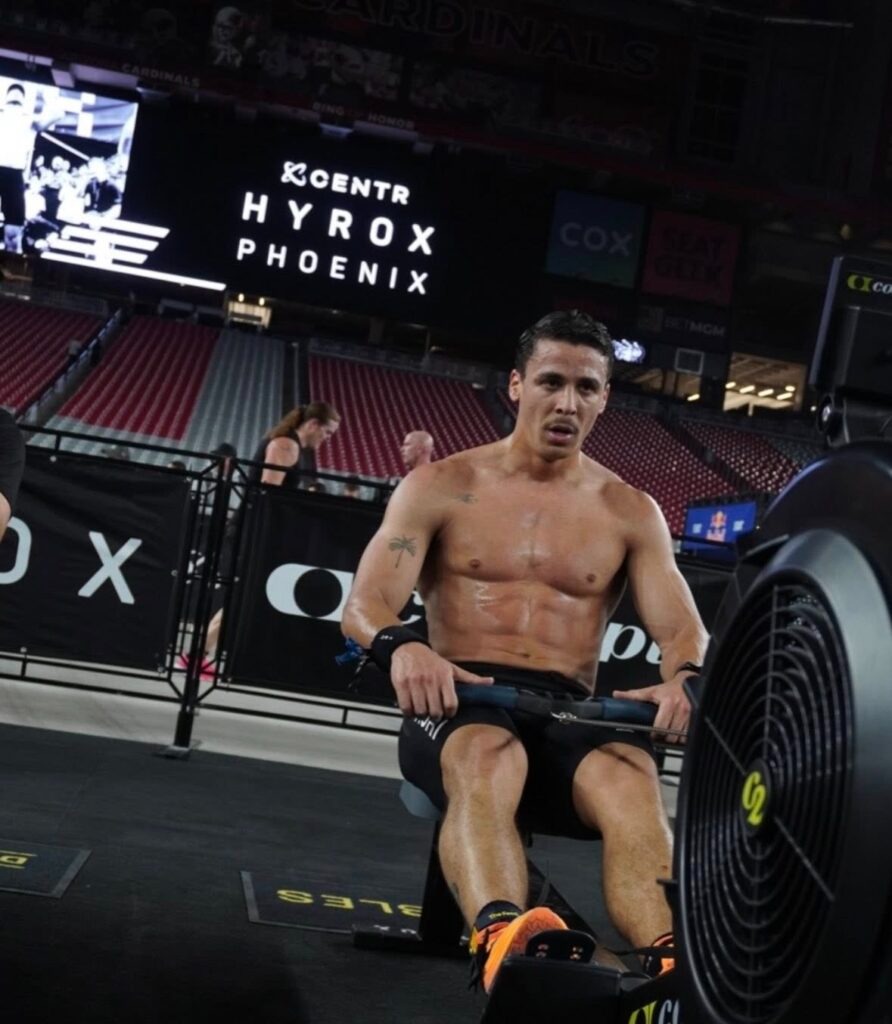 Juarense hace historia al superar la hora en el HYROX internacional