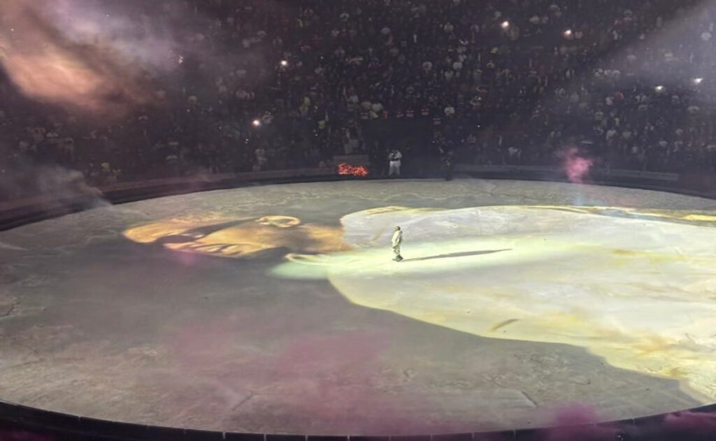 Kanye West lleva la Plaza México a la Luna con su innovador concierto en CDMX