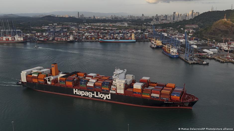 Panamá asume el mando de dos puertos clave en el canal