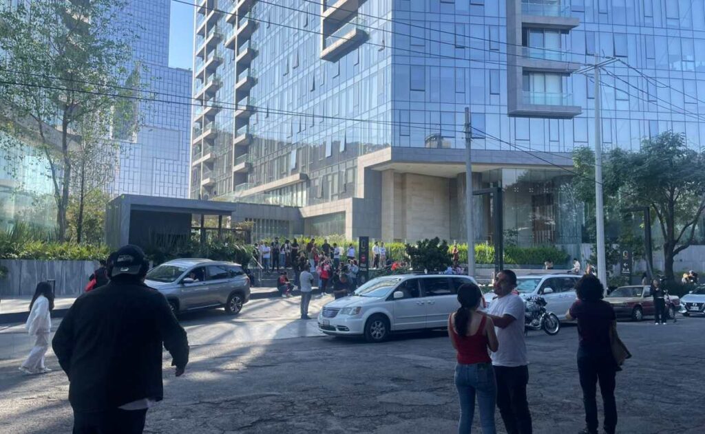 Terremoto de 5.7 Sacude Puerto Escondido