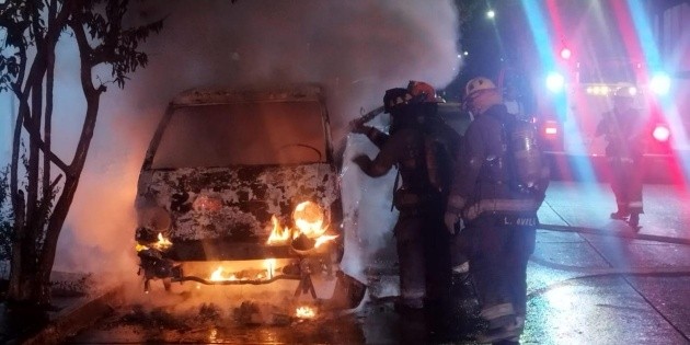 Violencia y caos en Jalisco: vehículos y comercios en llamas