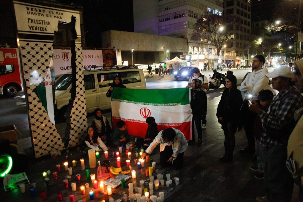 Honor a las 168 niñas: una oración interreligiosa por la paz en Irán