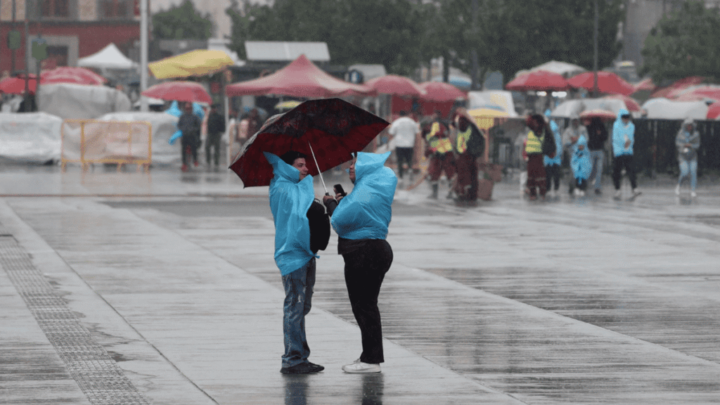 Lluvia y 24 grados en CDMX este domingo