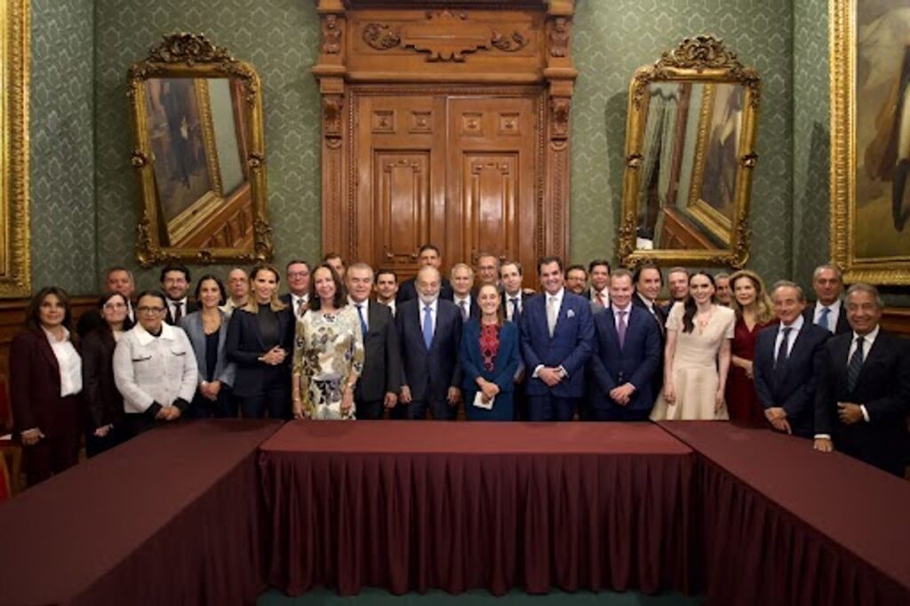 Sheinbaum se encuentra con empresarios para impulsar inversiones en el Plan México
