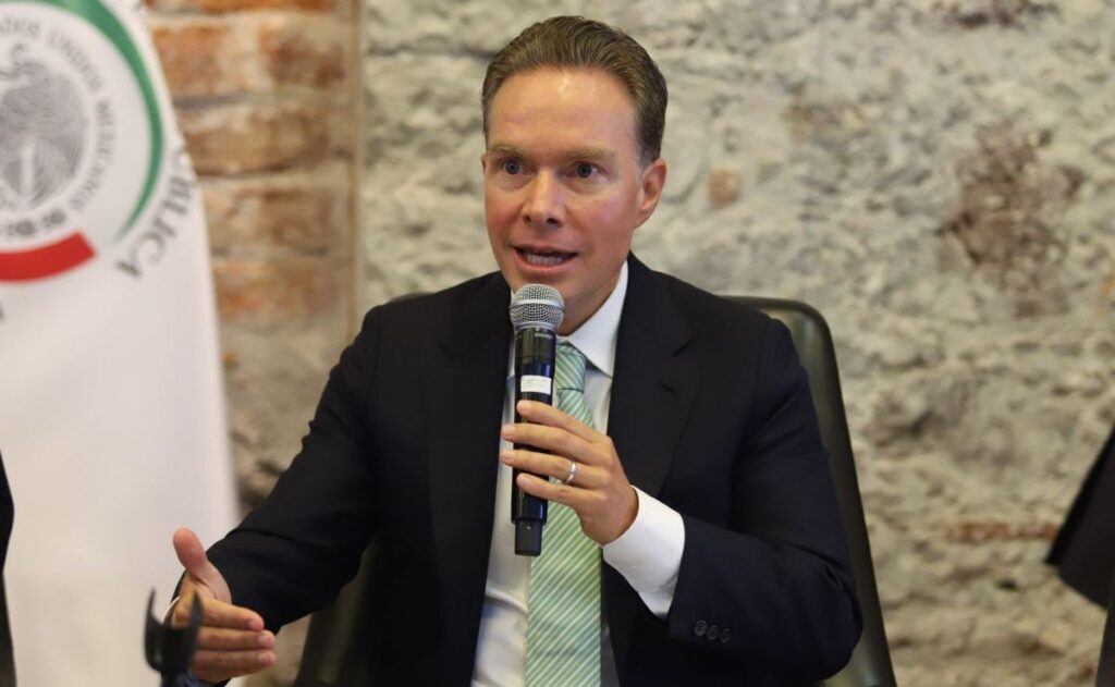 Velasco busca apoyo para Ruth González en su candidatura ante Morena