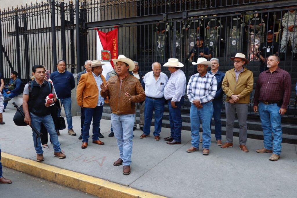 Agricultores y transportistas suspenden diálogo con Segob por falta de condiciones