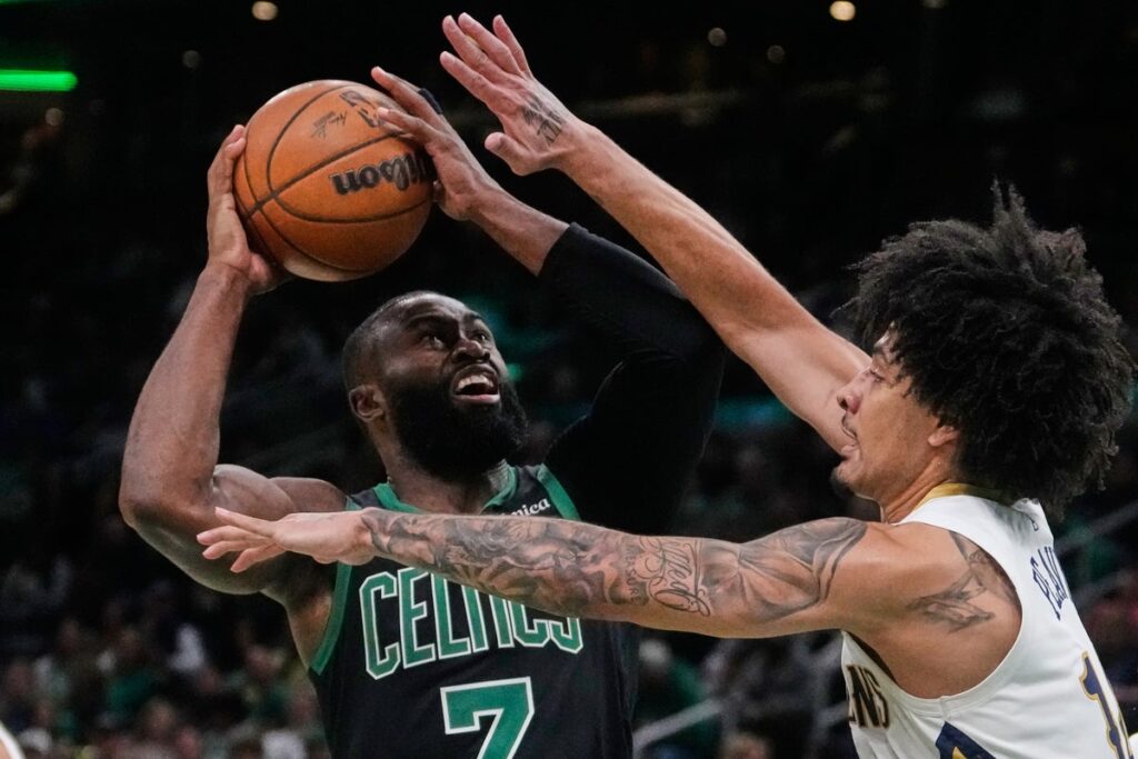 Celtics arrasan a Pelicans con un festín de triples y 144 puntos