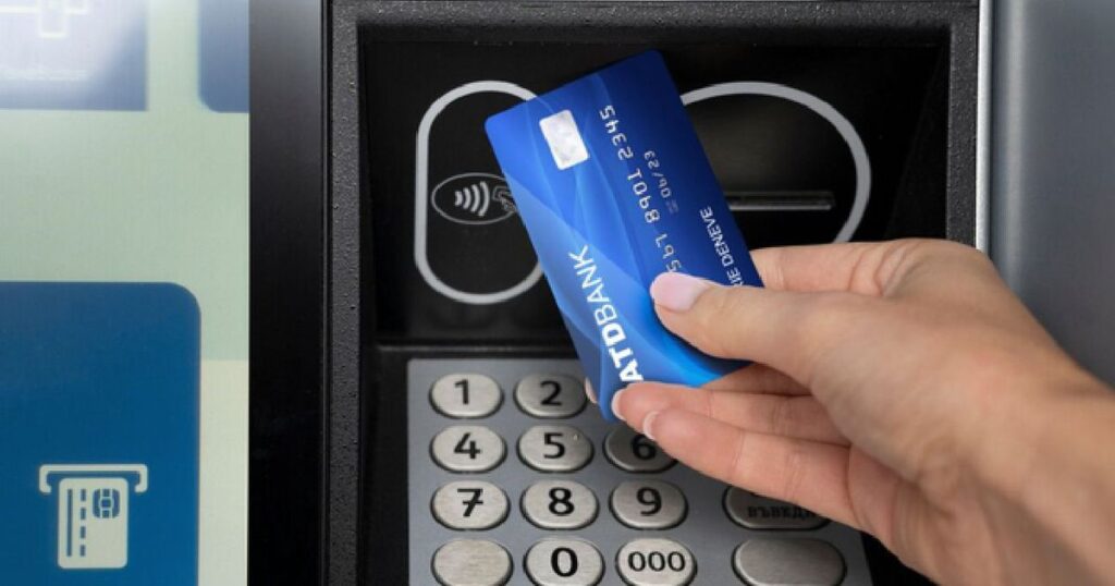 Dinero en tu tarjeta de débito en 2026 según el SAT