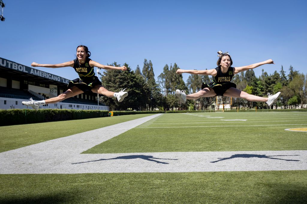 Estudiantes de la UAEMéx elevan el espíritu de las porras universitarias