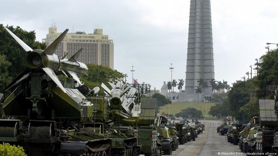 Pentágono ajusta su estrategia militar hacia Cuba