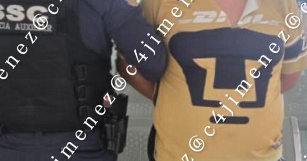 Aficionado de Pumas agrede a su vecina por burla tras la derrota frente a Cruz Azul