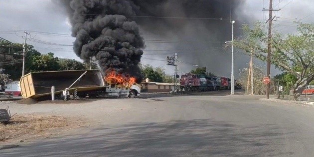 Colima: Enfrentamiento deja un muerto, dos heridos y múltiples incendios
