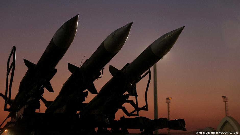 Estados Unidos lanza ofensiva contra instalaciones de misiles en Irán