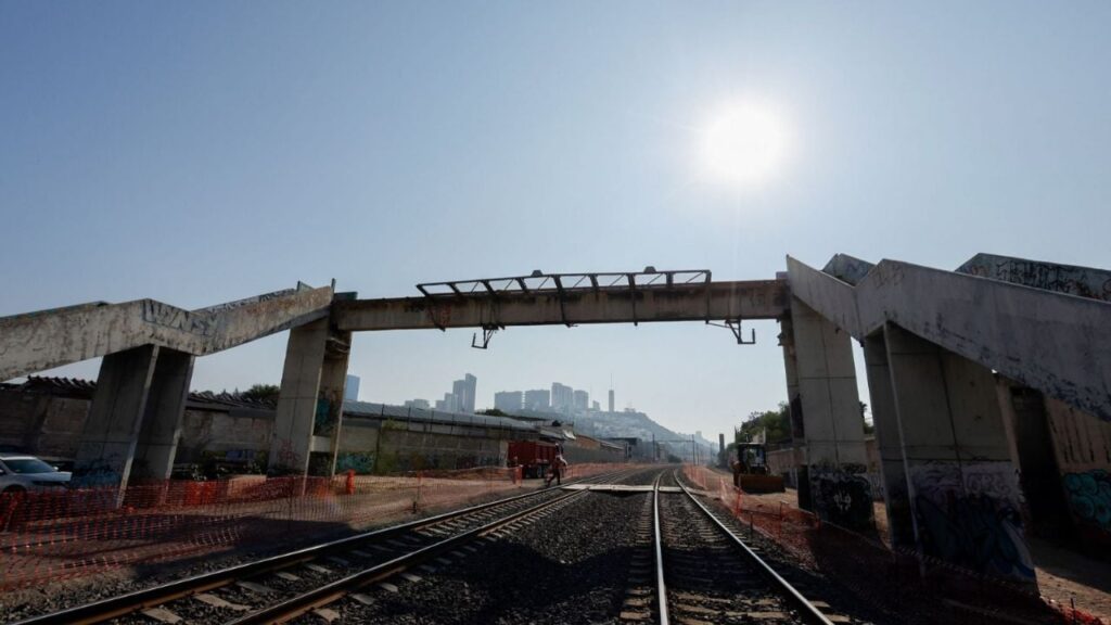 Fuga de gas en la construcción del tren CDMX-Querétaro en Edomex