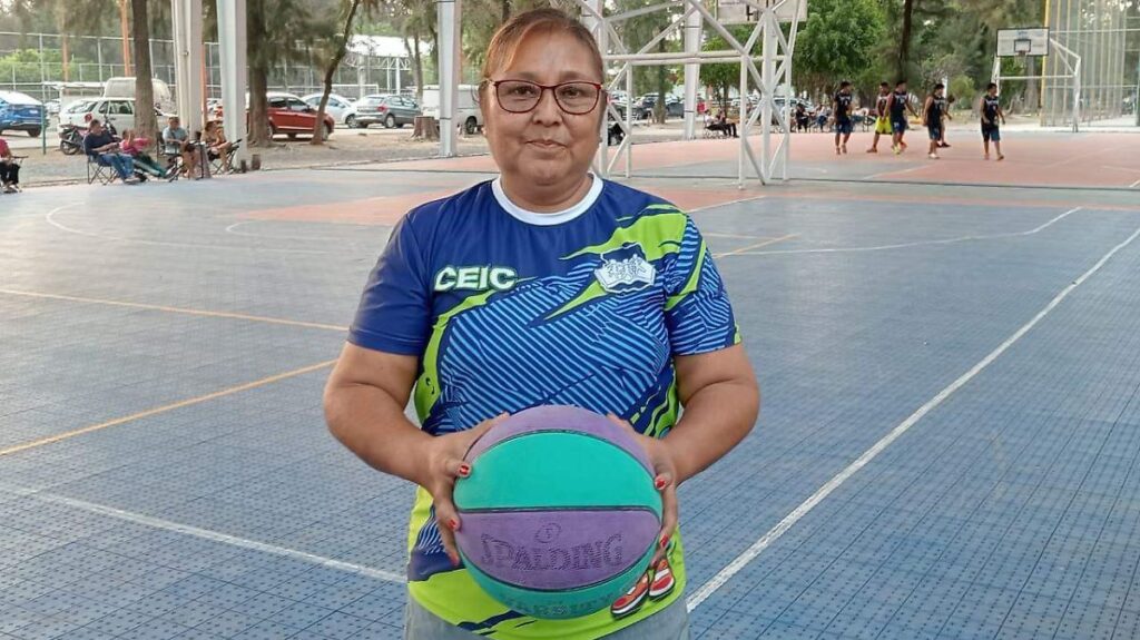 Laura Carranco: Pasión por la Maternidad y el Baloncesto en Celaya