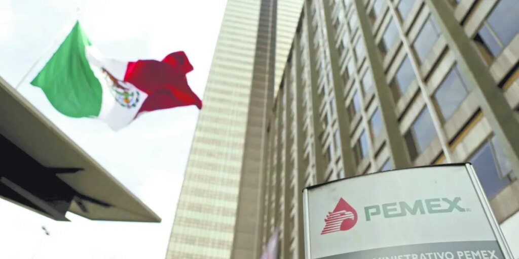 Pemex enfrenta desafíos hasta 2028 por deuda y apoyo gubernamental