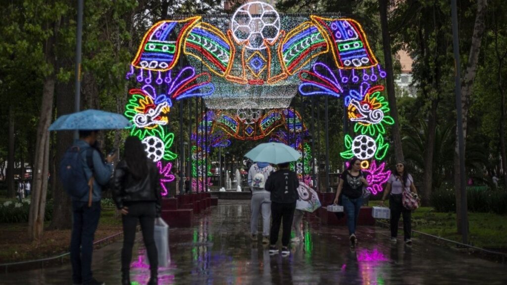 CDMX comienza la semana con intensas lluvias y un leve incremento en la temperatura