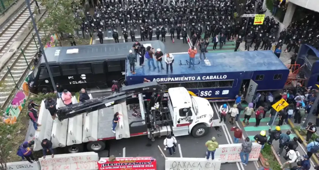 CNTE Detenida en Caminos hacia el Estadio CDMX
