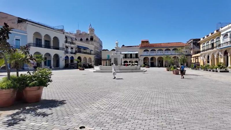 Cuba enfrenta una caída en el turismo: bares vacíos y hoteles cerrados