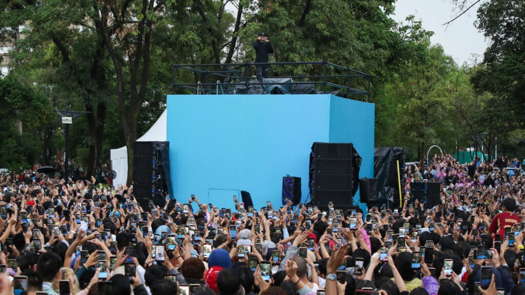 Danny Ocean Conquista CDMX en un Concierto Inolvidable Bajo la Lluvia