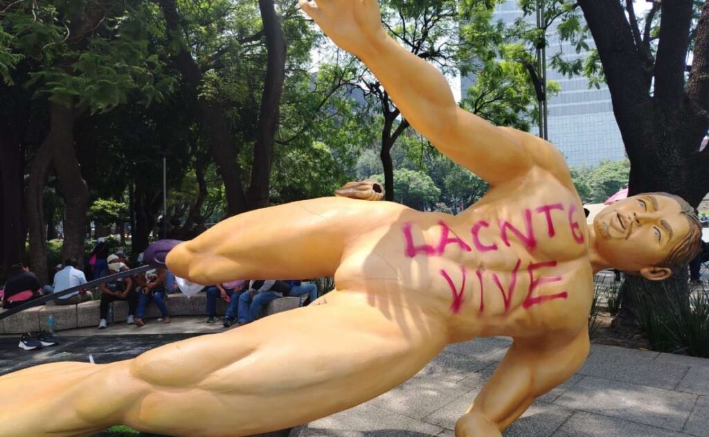 Futbolistas en Pelotas: Protesta CNTE en Reforma