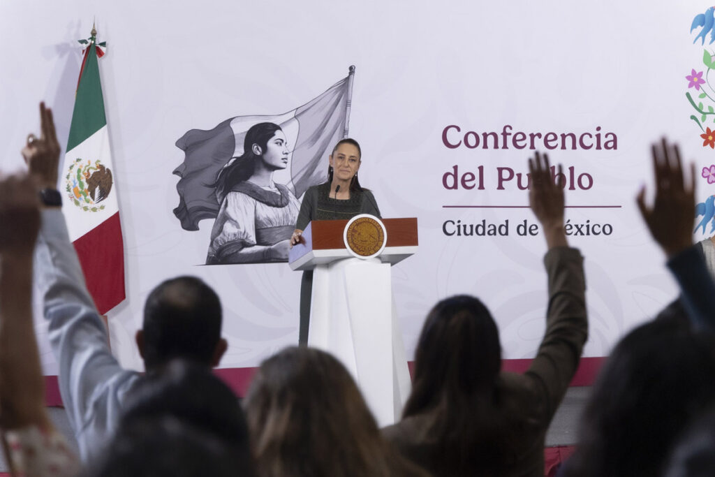 Gobierno ignora la voz de los maestros en consulta educativa