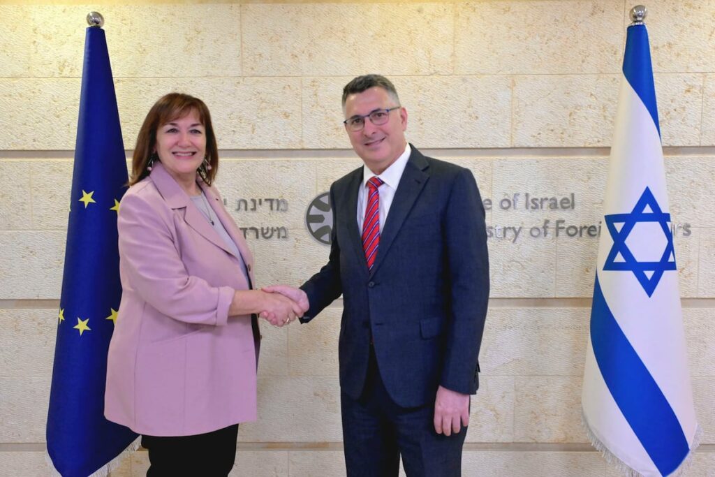 Israel critica a la UE por intentar influir en su política durante la primera visita de una comisaria