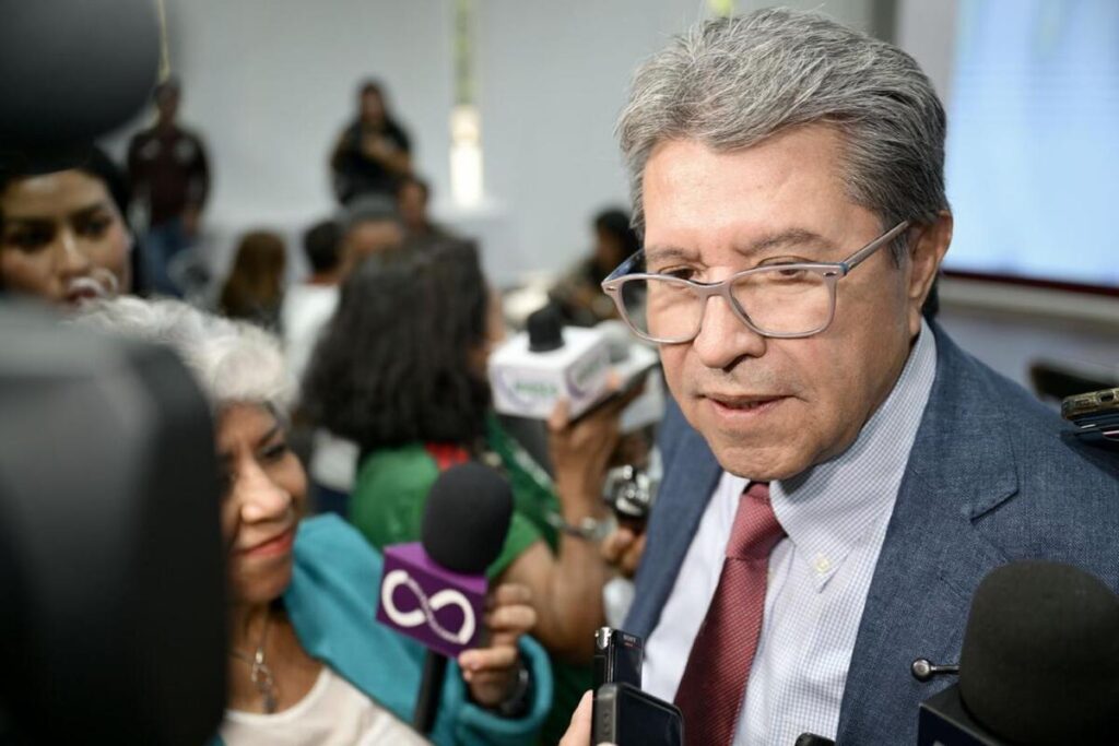 Monreal aclara su postura sobre las amenazas militares en México