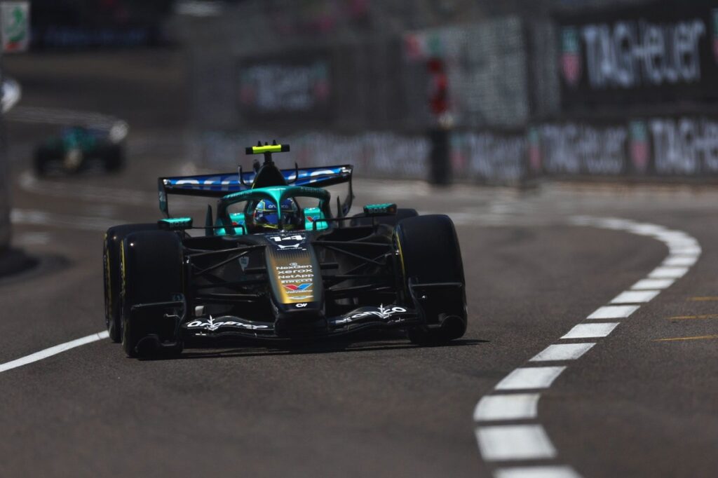 Nuestro chasis de F1 se destaca como el quinto más veloz en varios circuitos