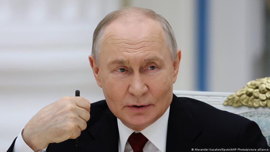 Putin denuncia a Ucrania por intentar dividir a los rusos