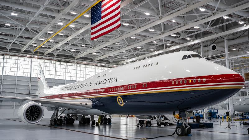 Trump revela su nuevo avión presidencial