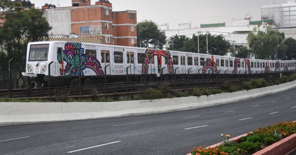Cierre de estaciones y horario del Metro tras partido México-Inglaterra