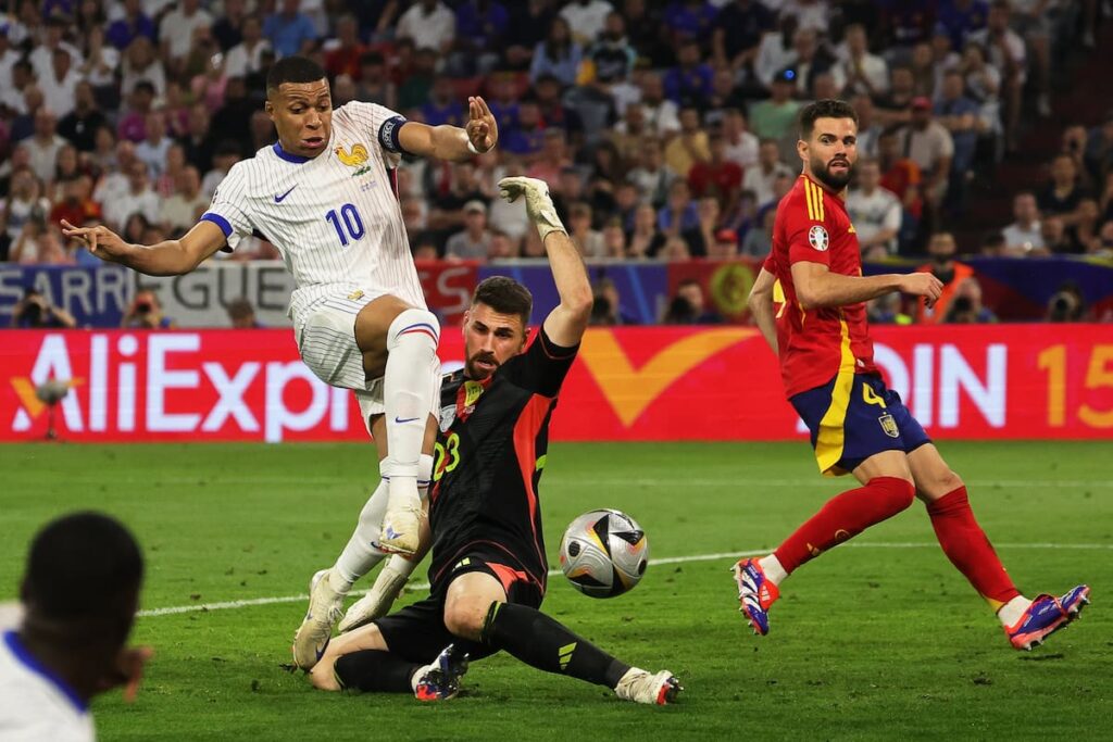 Francia y España se enfrentan en semifinal del Mundial este martes