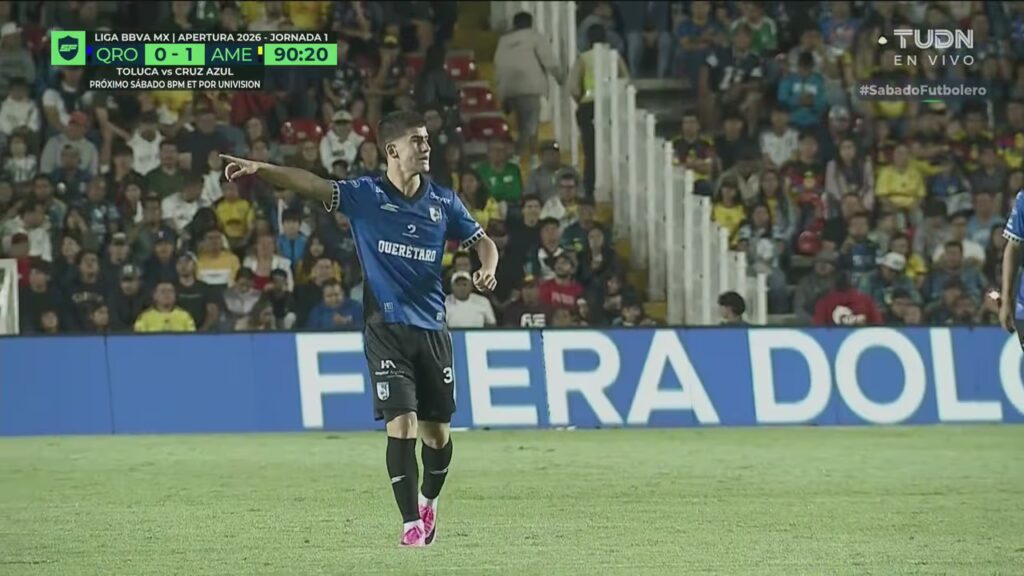 Juan Martínez, a los 16 años, debuta en Liga MX con gran promesa