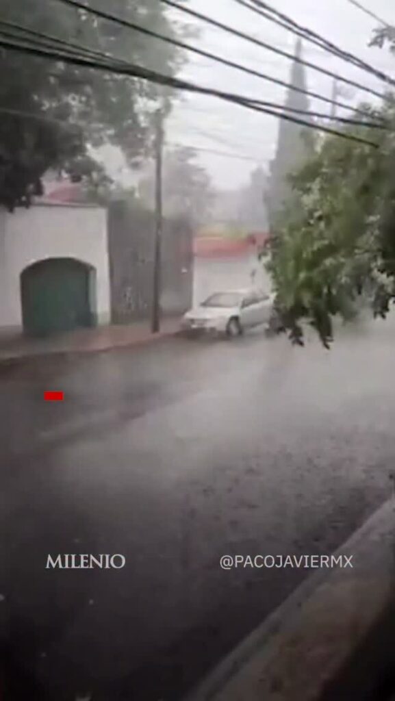 Lluvias y granizo complican la circulación en CDMX y Edomex este sábado