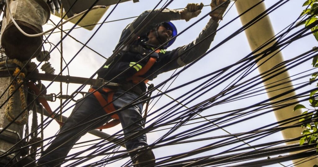 Mexicanos alcanzan nuevo récord de consumo eléctrico en histórico día