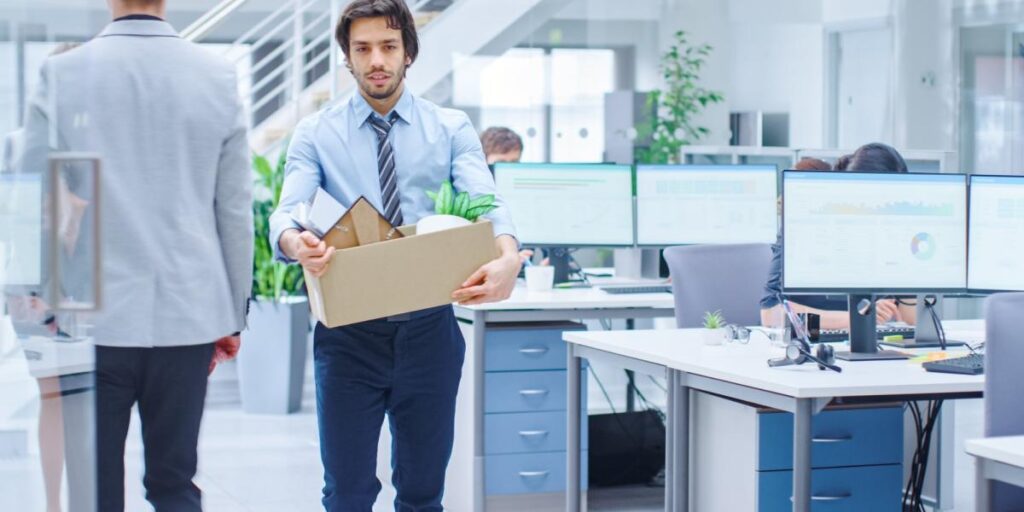 Proponen ley para eliminar retenciones salariales al renunciar al trabajo