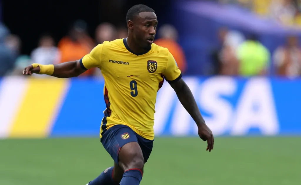 Venezia descarta oferta de Vasco por John Yeboah