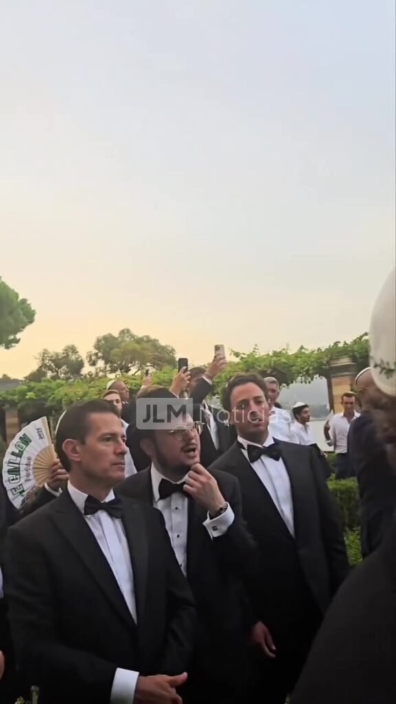 @elhilomx El expresidente Enrique Peña Nieto fue captado en la boda del cantante…