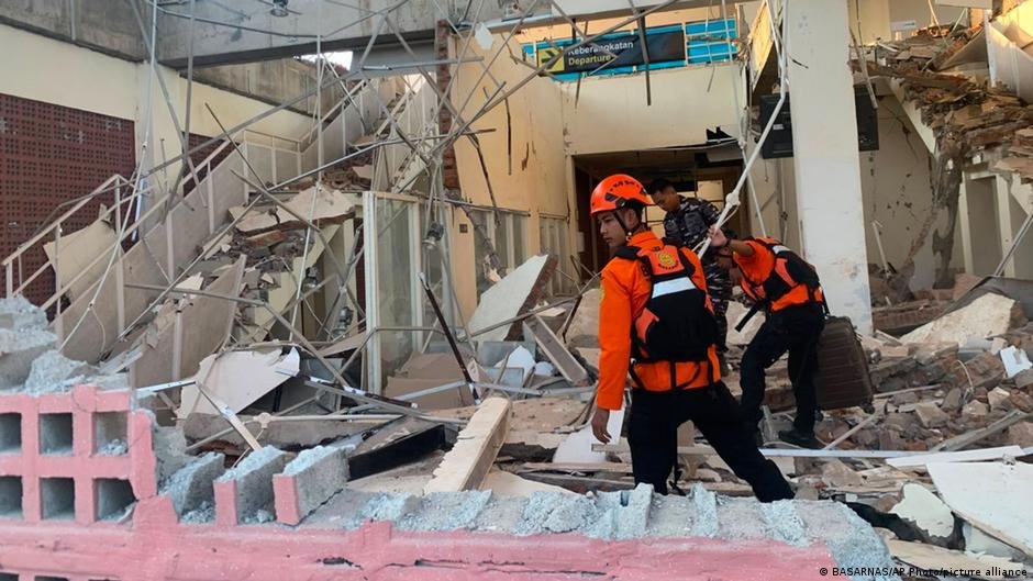 Terrible terremoto en Indonesia deja dos víctimas fatales
