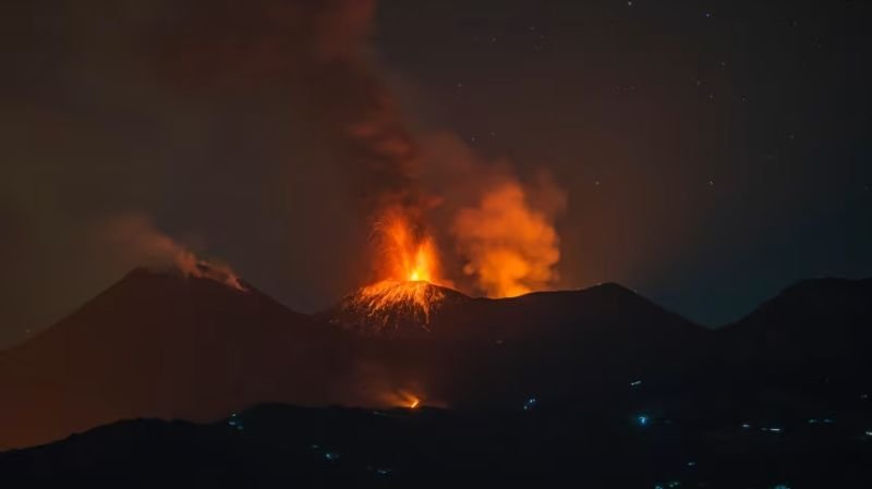 Turista estadounidense fallece tras ser golpeado por un rayo en el monte Etna