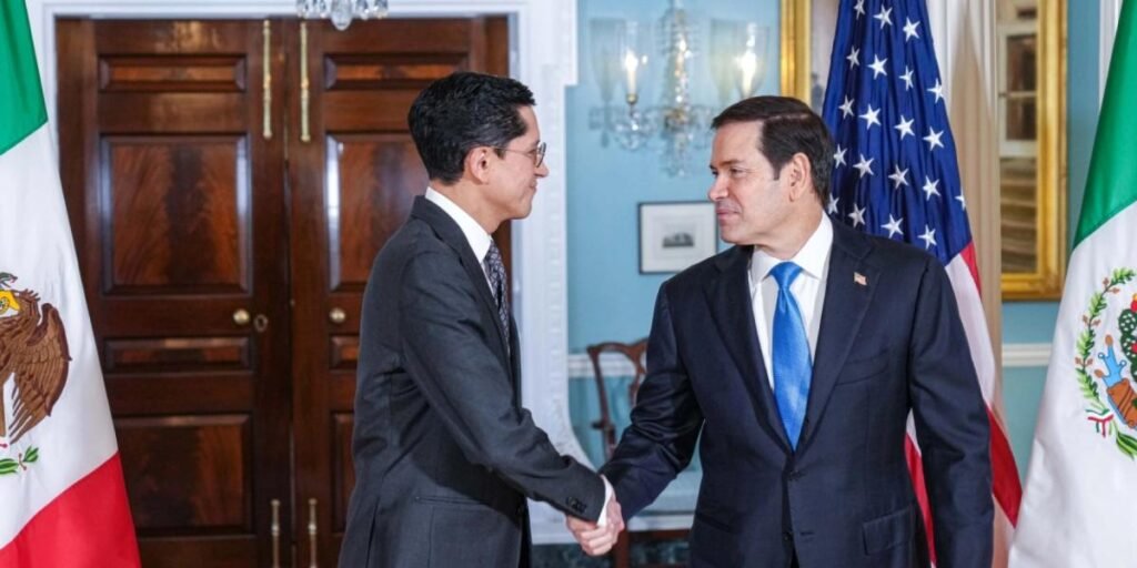Velasco y Rubio analizan cooperación en reunión en Washington