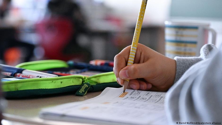 Desempeño Escolar Global en Declive Histórico