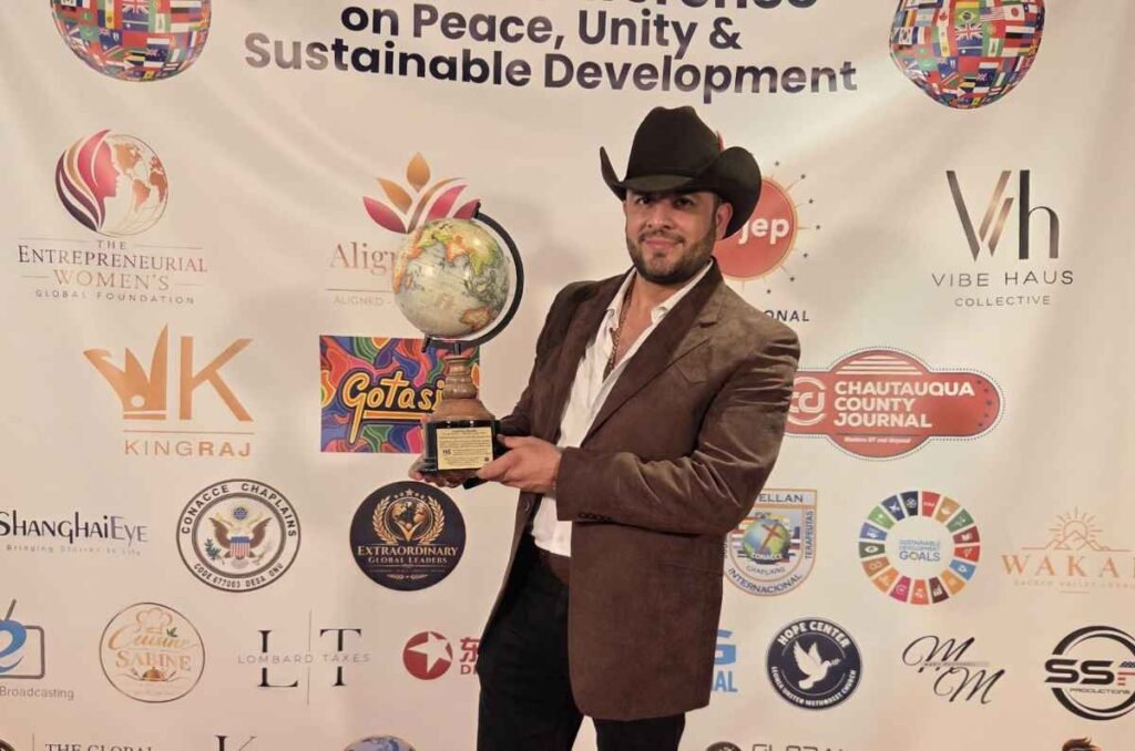 El Gallo Elizalde es Honrado en Nueva York